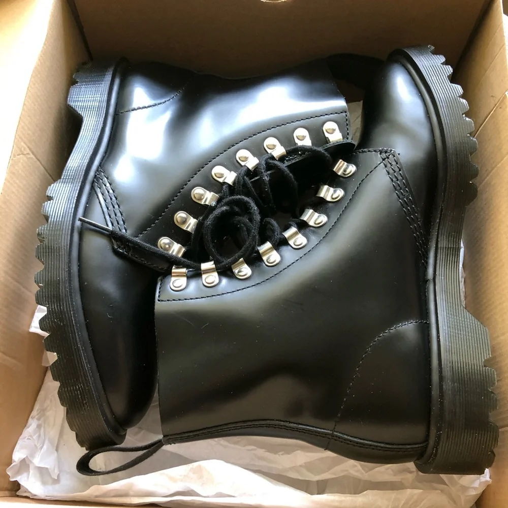 Dr. Martens Black Leather Asange Lace Boots US 8 UK 7